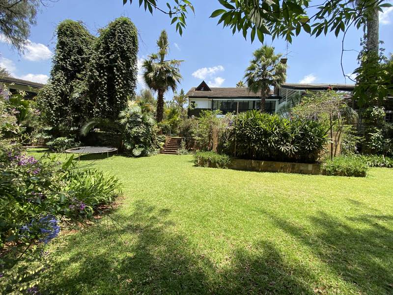 Manor on Lower Kabete - Cottage Master Fireplace